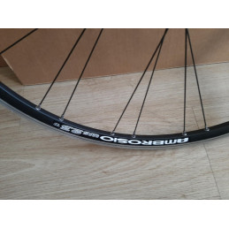 Detalhe da junção e furação jante Ambrosio WS 23 700c