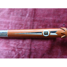 Lower fork blade detail and dropout junction