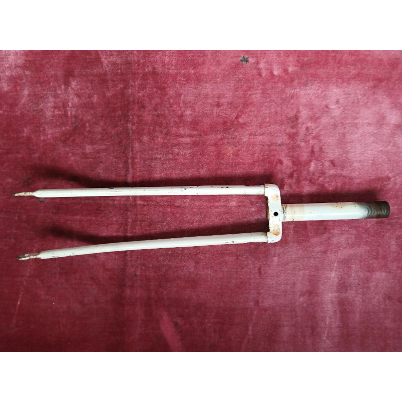 Fourche 152mm  en acier pour cadre de velo 25,4×100 700/650 D8