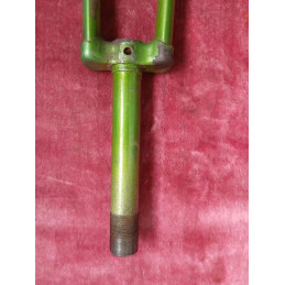 Détail du filetage 25,2x100 sur le pivot en acier de la fourche vélo