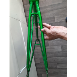 Right rear dropout and derailleur hanger on ARROW frame