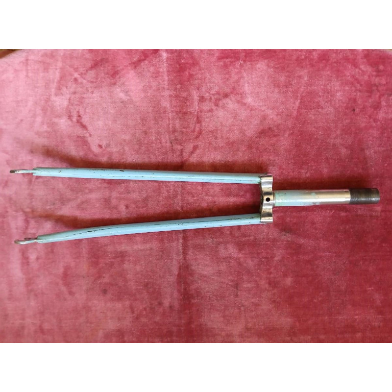 Garfo de aço 157mm rosca 25×100 vista lateral
