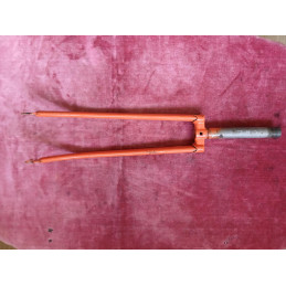 Profile view of the 169mm steel fork for vintage 700C and 650B bicycle frames