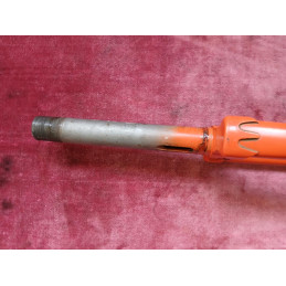 Steerer tube base transition to the fork crown