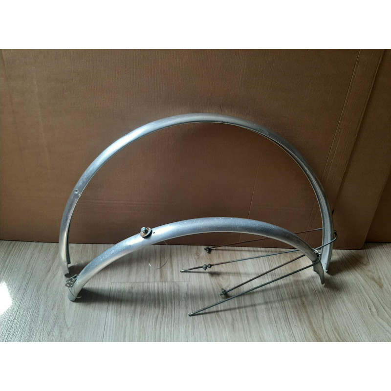 Parafanghi alluminio 40mm 700c per bici da turismo – vista laterale D9