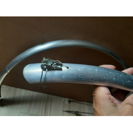 Guarda-lamas alumínio 40mm bicicleta turismo 700 detalhe curva