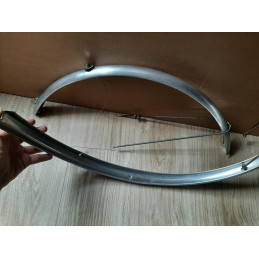 Parafanghi alluminio 40mm – vicino a telaio da turismo