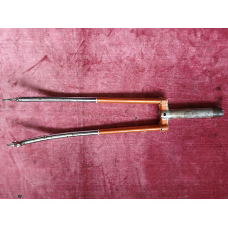 Profile view of second-hand steel fork with French 25x100 metric threads
