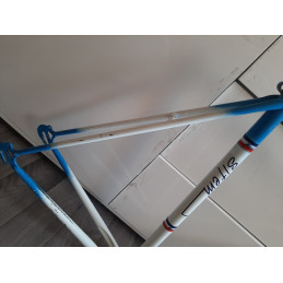 Detalle de la cabeza de la horquilla con acabado clásico