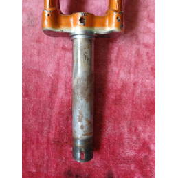 Close-up of the threaded section on the 138mm steerer