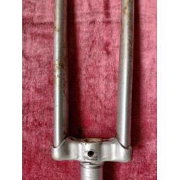 Fork crown and clearance area of the 700C 650B steel fork