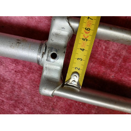 Vista completa de la estructura de acero de la horquilla