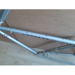 Gesamtansicht des Peugeot 650A Rahmen-Sets