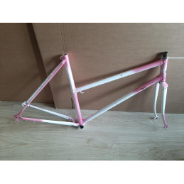 Cadre de vélo Liberia 700C vintage de 3285g en taille 52, vue latérale droite.