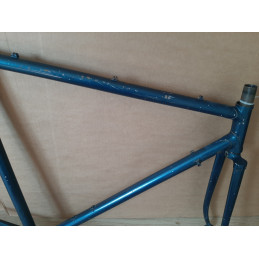 Side view alignment of the 54x54.5cm vintage bicycle frame