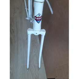 Ginet down tube decals and paint patina closeup