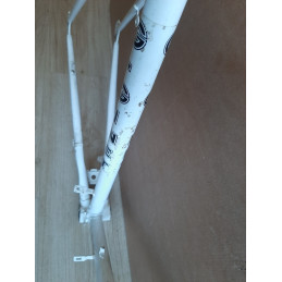 Internal lug details near seatpost clamp on Ginet frame