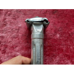 Detailed view of the 26.4 mm clamping head mechanism