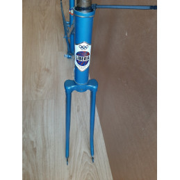 Front fork dropout alignment on Liberia vintage bicycle