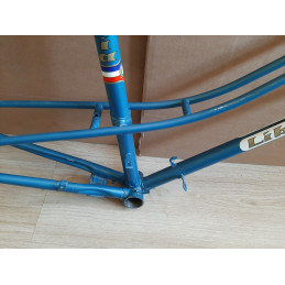 Seat tube overall length measurement close-up