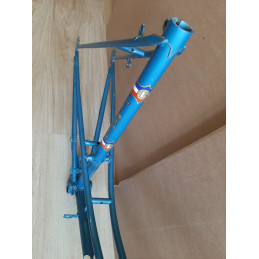 Rear triangle alignment and brake bridge detail