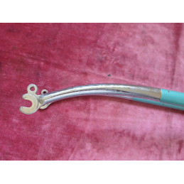 Garfo aço 833g – vista das duas hastes paralelas