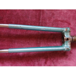 Garfo de aço 833g – pormenor da soldadura da coroa