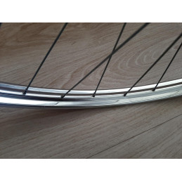 Roue avant ACIER BERETTA 28X1 1/2 clincher rims randonneuse D11