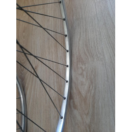 2 Roues RIGIDA AL 1320 700c clincher HUB ATOM 1979 122mm D10