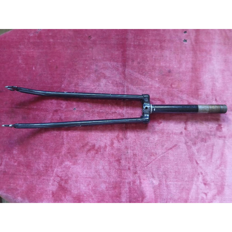 Fourche en acier d'occasion 794g pivot 206mm pour cadre 700