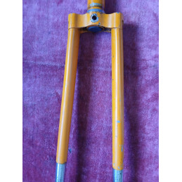 Détail interne des fourreaux de fourche en acier