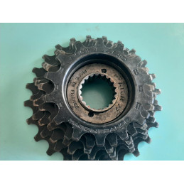 Thread detail of French threaded Maillard 6-speed freewheel