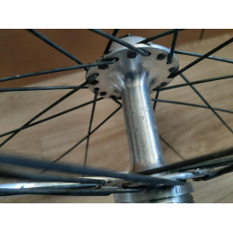 Roue arrière MAVIC MA 700c hub maillard 1986 VELO route CLINCHER 126mm rims D11