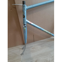 Tête de fourche et pivots de frein du cadre Gitane