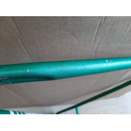 Front fork steerer tube threading detail and inner view