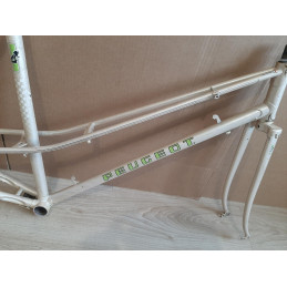 Boitier de pédalier filetage Swiss 35x100 cadre Peugeot
