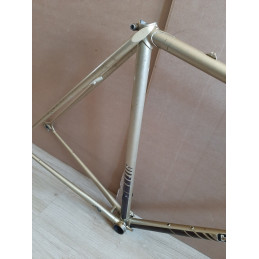 Fork crown detail of Motobecane C4
