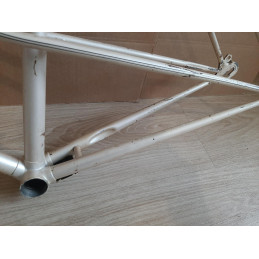 État intérieur du tube de selle du cadre Peugeot