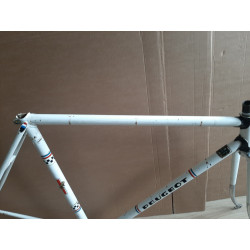 French 35x100 bottom bracket shell on the Peugeot PR10 frame