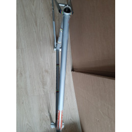 Fork tips and dropout detailing close-up