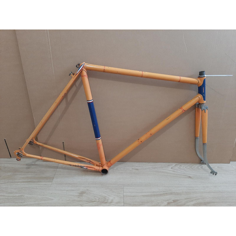 Artisanal steel vintage bicycle frame 56x56cm Campagnolo Huret dropouts