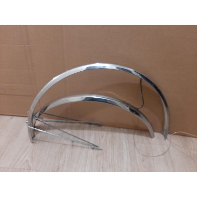 Guardabarros de acero de 39 mm para bicicleta de turismo 700 - Vista de perfil