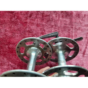 Incisioni sul corpo mozzo Campagnolo flangia alta