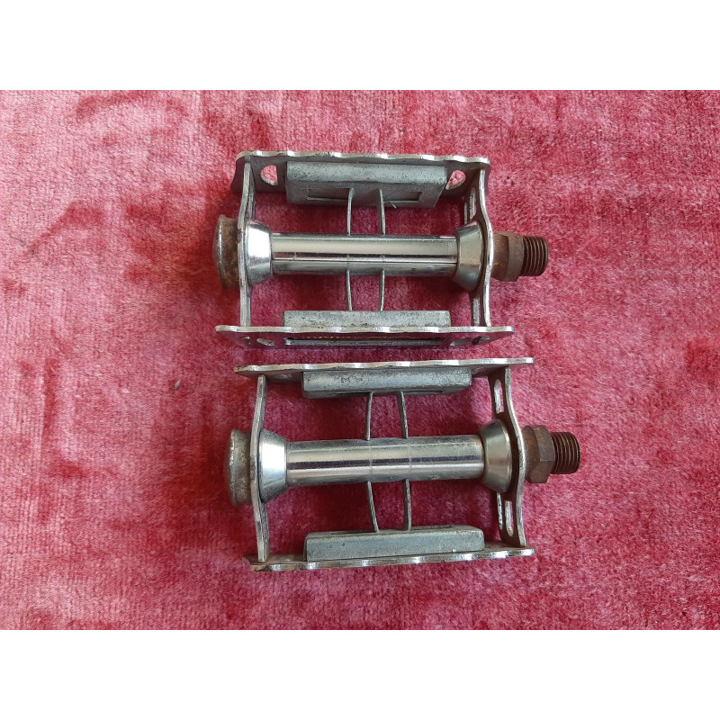 Pédales d'occasion LYOTARD 136R en acier pour vélo vintage