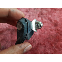 Abrazadera SIMPLEX acero – detalle de la superficie y marcas de uso