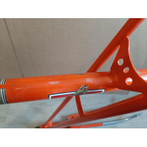 Rear stay bridge clearance on Peugeot 700C frame