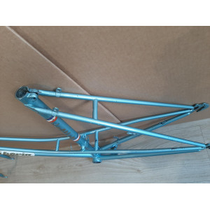 Fork tips and front hub spacing clearance