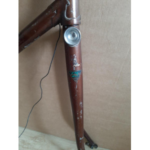 Tête de fourche et détails des fourreaux acier Reynolds 531