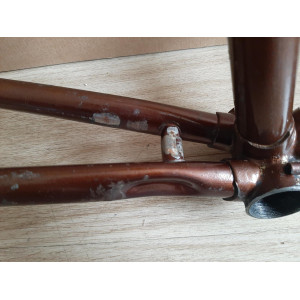 Détail des finitions du cadre anglais vintage Raleigh