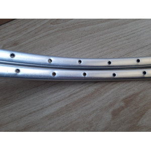 Par de aros AVA 700c - superfície com sinais de uso
